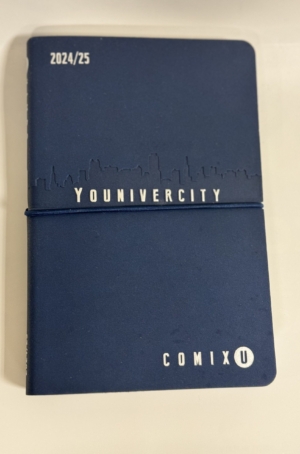 MEDIUM COMIX U YOUNIVERCITY AGENDA 2024-2025 13 MESI, SETTIMANALE - BLU