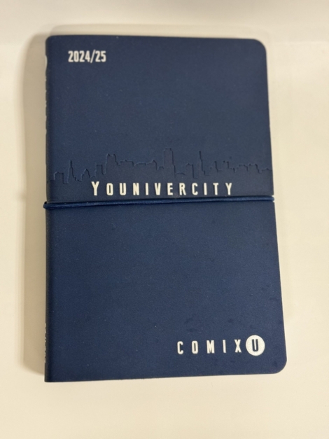 MEDIUM COMIX U YOUNIVERCITY AGENDA 2024-2025 13 MESI, SETTIMANALE - BLU